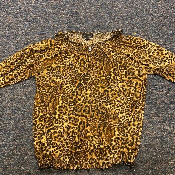 Isabella Rodriguez Leopard Print Peasant Top sz. L - Picture 1 of 4